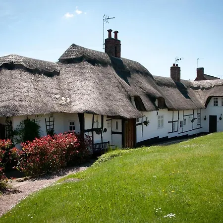 Castle Hill Cottage On A Scheduled Monument Kenilworth Exterior photo